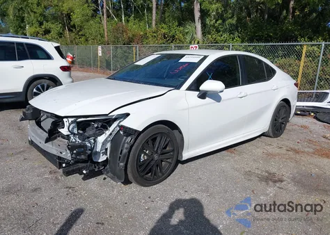 2025 Toyota Camry Se z USA, uszkodzony, nr VIN 4T1DAACKXSU513703